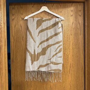 CAbi Tigress Blanket Scarf #4268 Beige Ivory Tiger Print Fringe OS